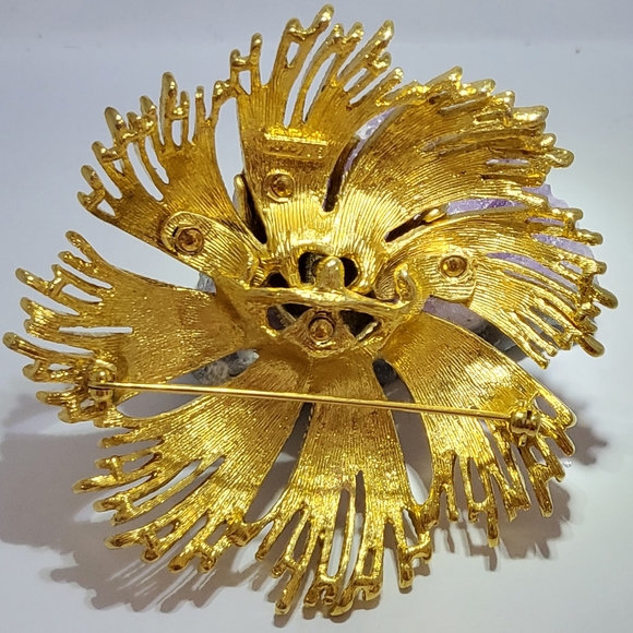 Vtg Monet Cordelia Flower Sunburst Brooch, signed - Picture 3 of 5